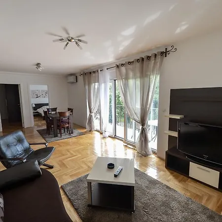 Park Srce アパート *