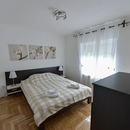 Apartment Park Srce *
